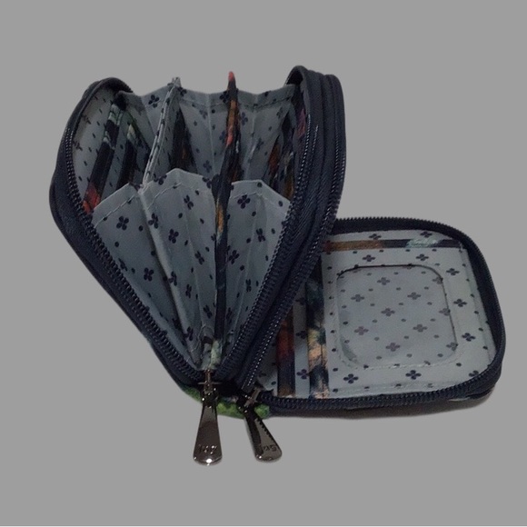 NWOT lug Splits Wallet, RFID Protection, Double Zipper, Floral on Navy Blue, - Picture 4 of 10